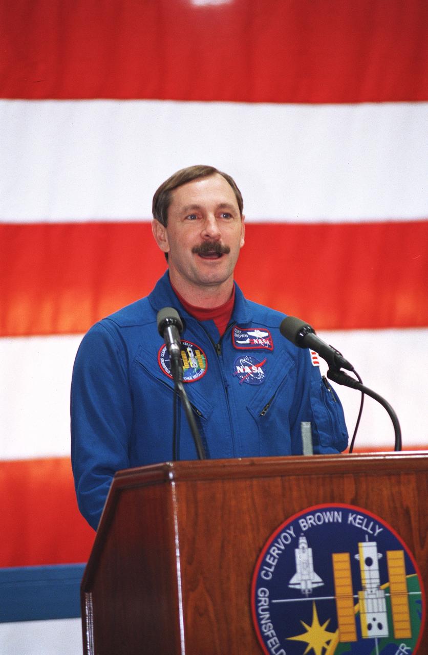S99-16063 (28 December 1999) --- Astronaut Curtis L. Brown Jr., mission commander, speaks at crew return ceremony at Ellington Field.