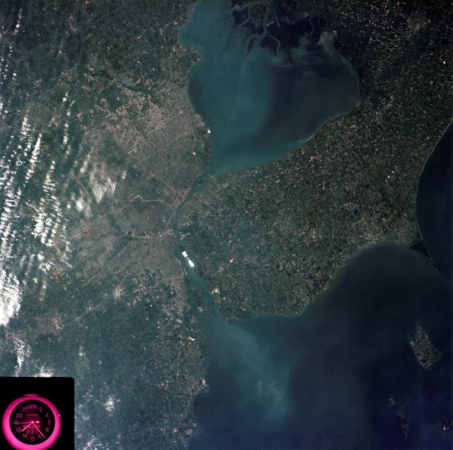 NASA image: Detroit, Michigan metropolitan area photographed from Skylab