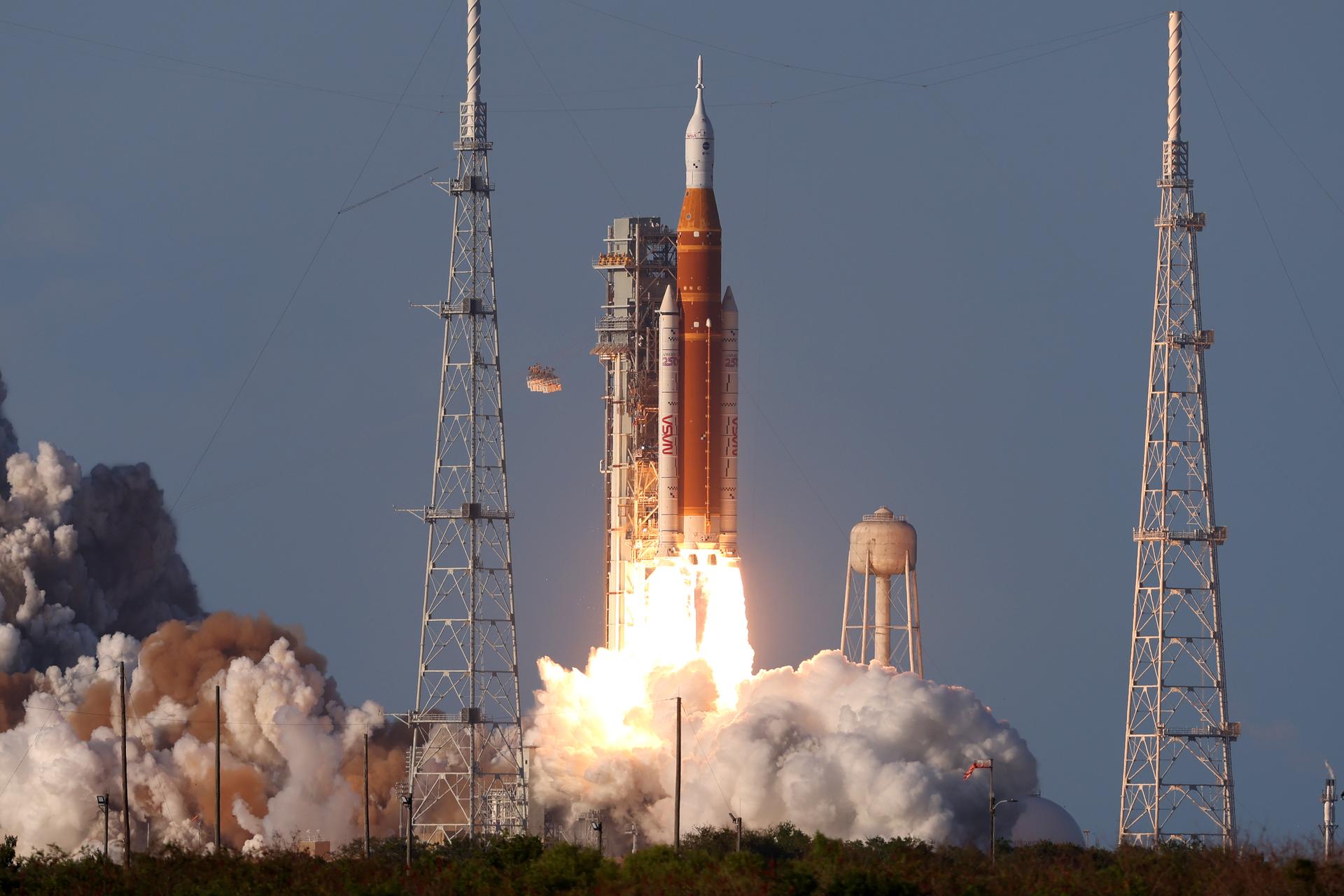 Four astronauts aboard NASA’s Orion spacecraft atop the SLS (Space Launch System) rocket launch on the agency’s Artemis II test flight, Wednesday, April 1, 2026, from Launch Complex 39B at NASA’s Kennedy Space Center in Florida. Artemis II lifted off at 6:35 p.m. ET. Artemis II is the first crewed mission of the agency’s Artemis campaign. The mission will send NASA astronauts Reid Wiseman, Victor Glover, and Christina Koch, and CSA (Canadian Space Agency) astronaut Jeremy Hansen on an approximately 10-day journey around the Moon and back to Earth. Image credit: NASA/Michael DeMocker