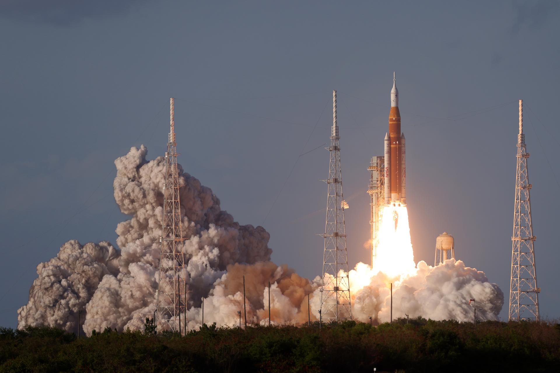 Four astronauts aboard NASA’s Orion spacecraft atop the SLS (Space Launch System) rocket launch on the agency’s Artemis II test flight, Wednesday, April 1 from Launch Complex 39B at NASA’s Kennedy Space Center in Florida. Artemis II lifted off at 6:35 p.m. ET. Artemis II is the first crewed mission of the agency’s Artemis campaign. The mission will send NASA astronauts Reid Wiseman, Victor Glover, and Christina Koch and CSA (Canadian Space Agency) astronaut Jeremy Hansen on an approximately 10-day journey around the Moon and back to Earth. Image credit: NASA/Michael DeMocker