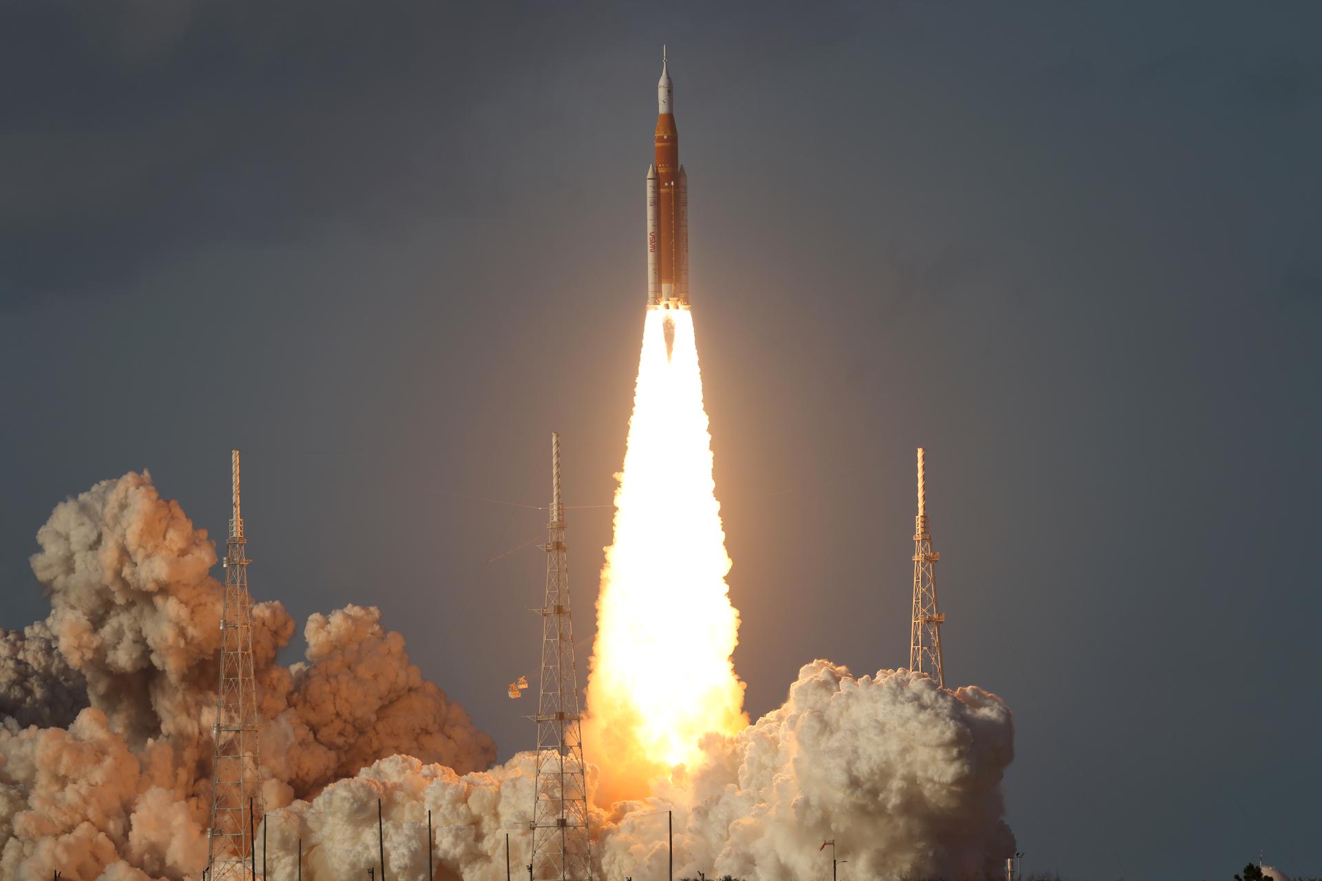 Four astronauts aboard NASA’s Orion spacecraft atop the SLS (Space Launch System) rocket launch on the agency’s Artemis II test flight, Wednesday, April 1 from Launch Complex 39B at NASA’s Kennedy Space Center in Florida. Artemis II lifted off at 6:35 p.m. ET. Artemis II is the first crewed mission of the agency’s Artemis campaign. The mission will send NASA astronauts Reid Wiseman, Victor Glover, and Christina Koch and CSA (Canadian Space Agency) astronaut Jeremy Hansen on an approximately 10-day journey around the Moon and back to Earth. Image credit: NASA/Michael DeMocker