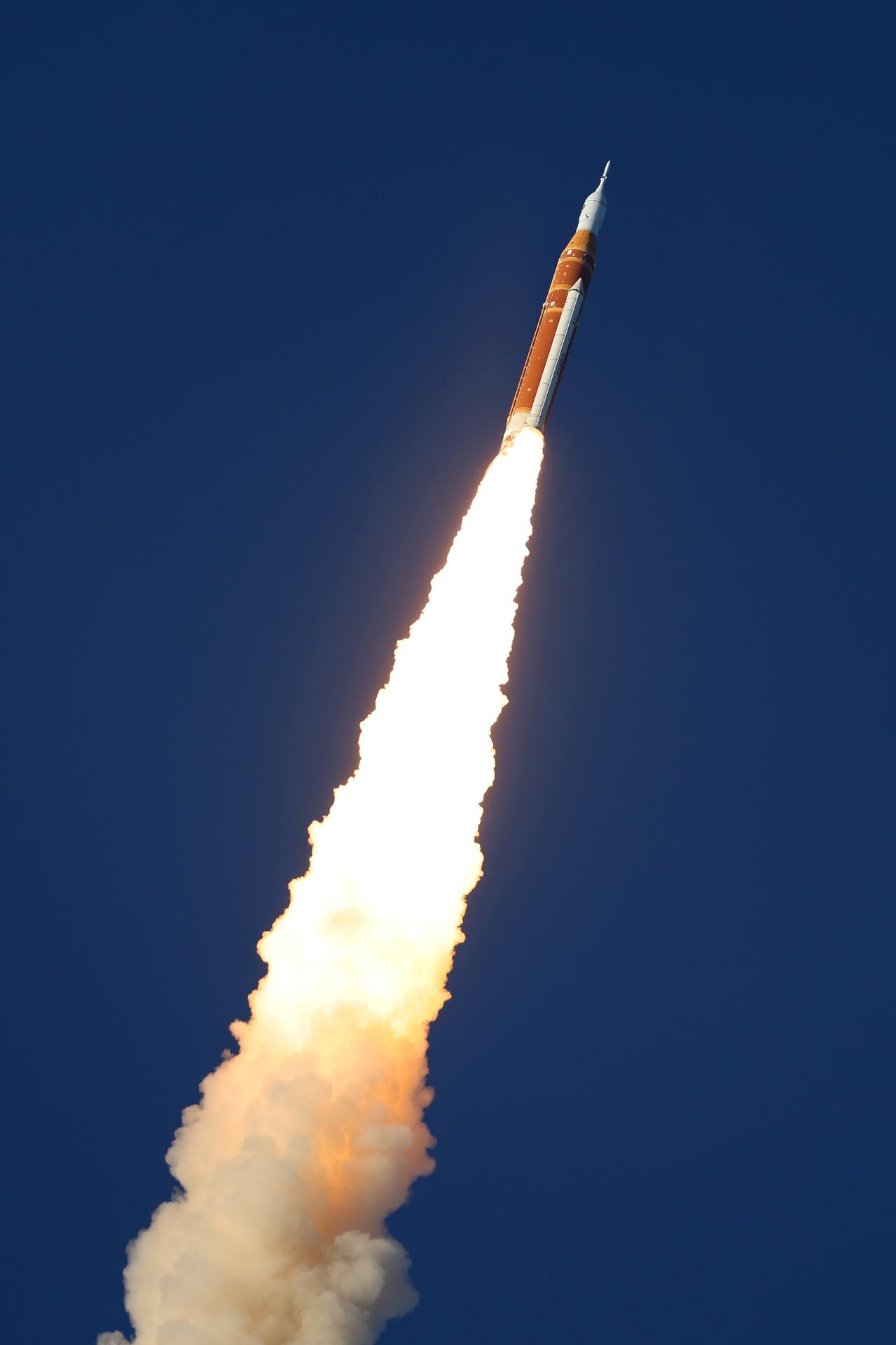 Four astronauts aboard NASA’s Orion spacecraft atop the SLS (Space Launch System) rocket launch on the agency’s Artemis II test flight, Wednesday, April 1 from Launch Complex 39B at NASA’s Kennedy Space Center in Florida. Artemis II lifted off at 6:35 p.m. ET. Artemis II is the first crewed mission of the agency’s Artemis campaign. The mission will send NASA astronauts Reid Wiseman, Victor Glover, and Christina Koch and CSA (Canadian Space Agency) astronaut Jeremy Hansen on an approximately 10-day journey around the Moon and back to Earth. Image credit: NASA/Michael DeMocker