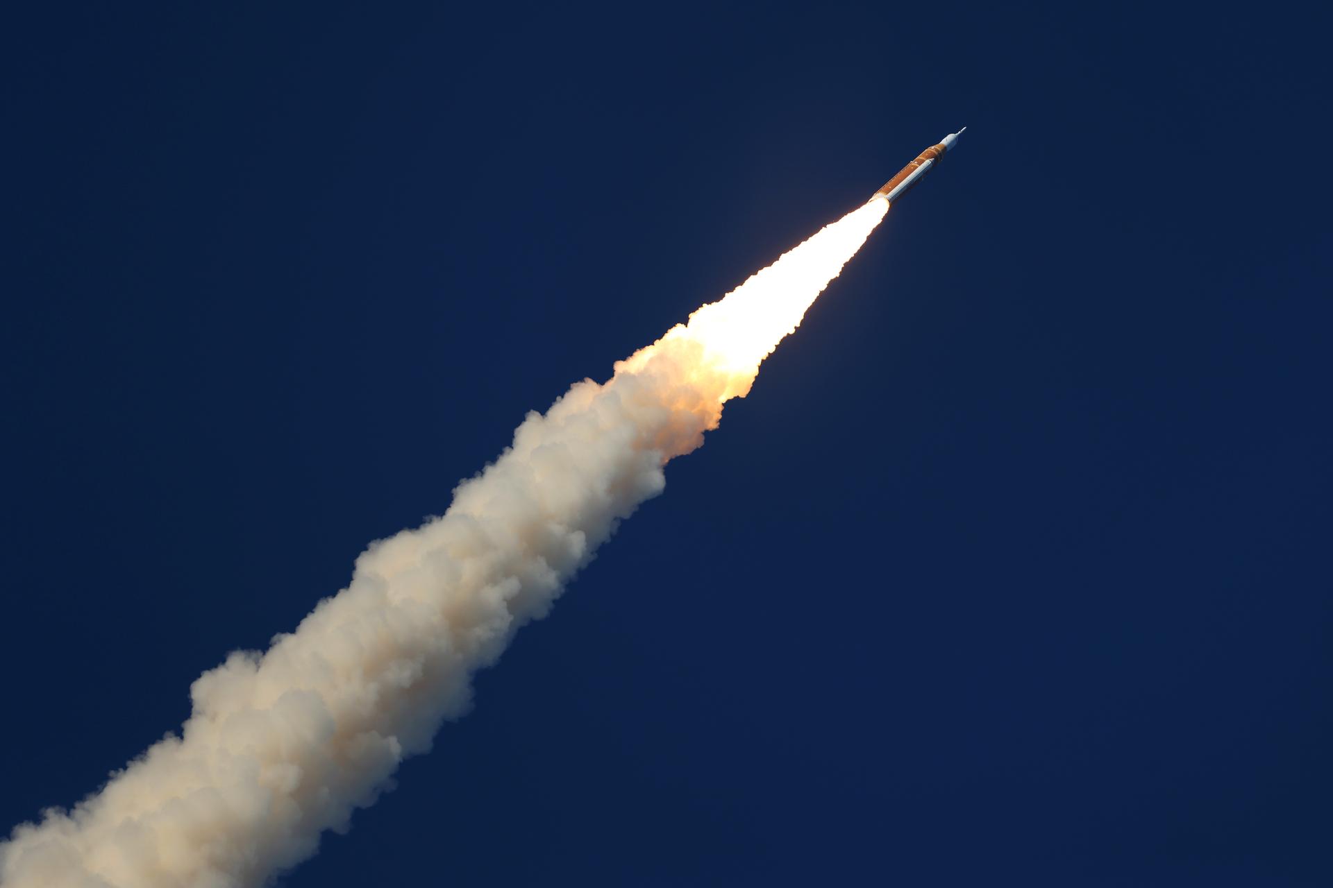 Four astronauts aboard NASA’s Orion spacecraft atop the SLS (Space Launch System) rocket launch on the agency’s Artemis II test flight, Wednesday, April 1 from Launch Complex 39B at NASA’s Kennedy Space Center in Florida. Artemis II lifted off at 6:35 p.m. ET. Artemis II is the first crewed mission of the agency’s Artemis campaign. The mission will send NASA astronauts Reid Wiseman, Victor Glover, and Christina Koch and CSA (Canadian Space Agency) astronaut Jeremy Hansen on an approximately 10-day journey around the Moon and back to Earth. Image credit: NASA/Michael DeMocker