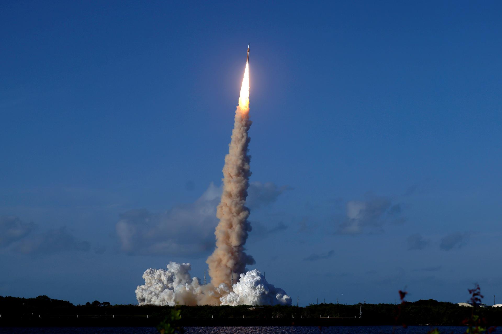 Four astronauts aboard NASA’s Orion spacecraft atop the SLS (Space Launch System) rocket launch on the agency’s Artemis II test flight, Wednesday, April 1 from Launch Complex 39B at NASA’s Kennedy Space Center in Florida. Artemis II lifted off at 6:35 p.m. ET. Artemis II is the first crewed mission of the agency’s Artemis campaign. The mission will send NASA astronauts Reid Wiseman, Victor Glover, and Christina Koch and CSA (Canadian Space Agency) astronaut Jeremy Hansen on an approximately 10-day journey around the Moon and back to Earth. Image credit: NASA/Michael DeMocker