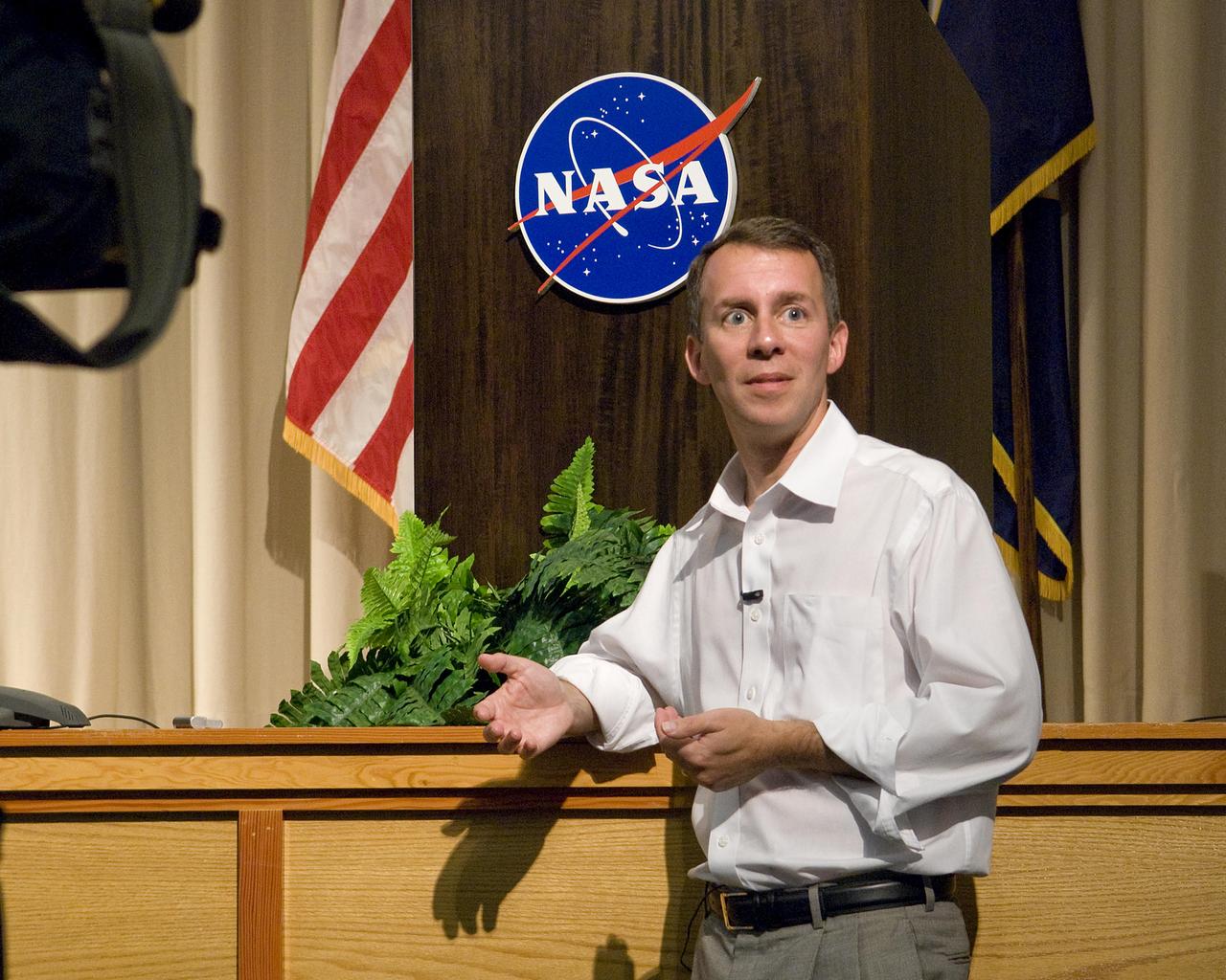 NASA Chief Technologist Bobby Braun visited John C. Stennis Space Center on Aug. 26. While at Stennis, he spoke to employees and the media about innovation and technology in NASA's future and the important role Stennis will play in space exploration programs. Braun also toured facilities and received briefings on work under way at the nation's premier rocket engine test facility.