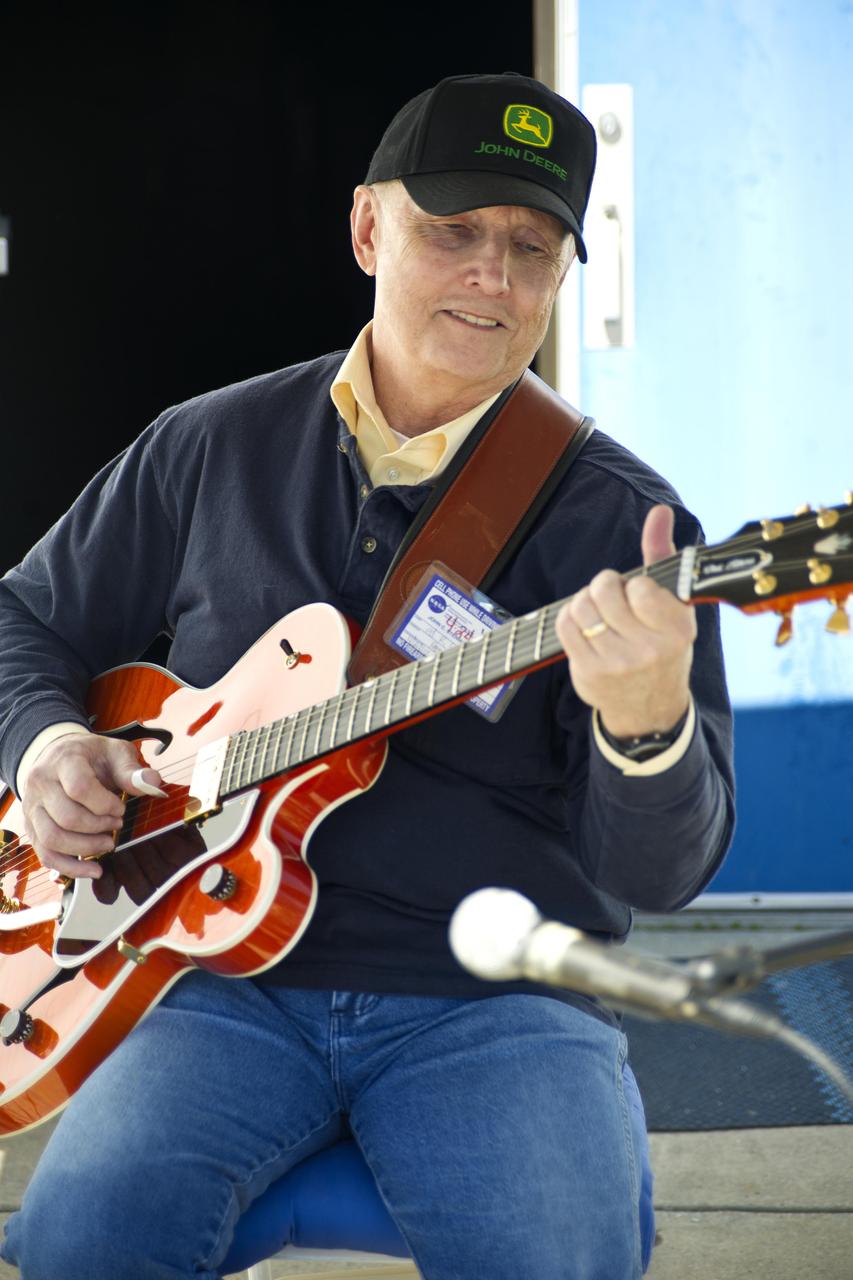 The Stennis Space Center Farmer's Market marked its move to a new onsite location and its six-month anniversary with a spring celebration event April 24, 2012. Activities included entertainment by local musicians and dance groups, such as the Coastal County Pickers and Diamondhead Line Dancers. The NASA Exchange sponsors the twice-monthly market.