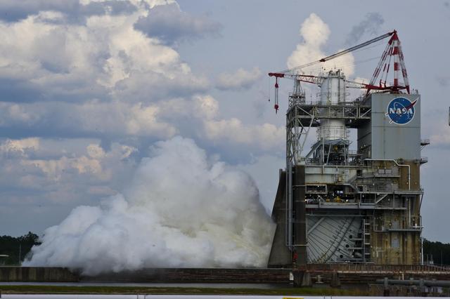NASA image: J-2X engine