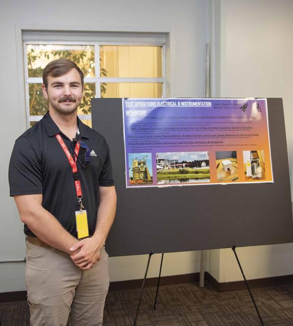 NASA image: Summer Interns Display NASA Stennis Work