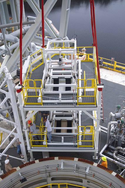 NASA image: NASA Stennis Crews Continue Exploration Upper Stage Preparations