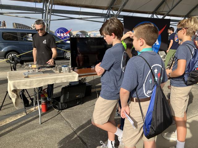 NASA image: NASA Attends Blue Angels Airshow