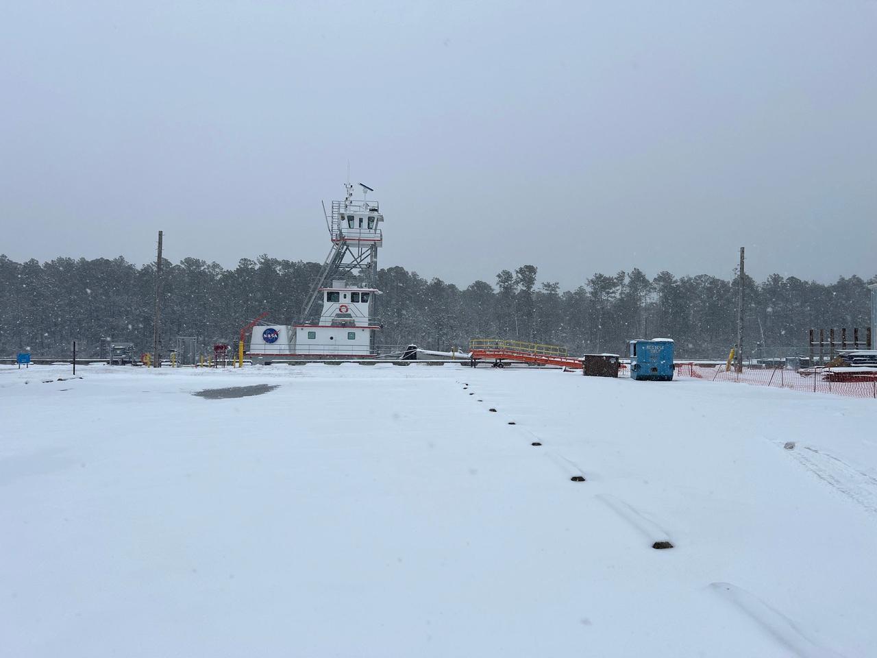 NASA’s Stennis Space Center near Bay St. Louis, Mississippi, is often associated with hot fires coming from the center’s long history of hot fire testing engines and stages that have helped power the nation’s space dreams since the first humans stepped foot on the Moon. However, NASA Stennis turned into a Winter Wonderland Jan. 21 when America’s largest rocket propulsion test site received a historic amount of snow across the unique federal city. Hancock County, where NASA Stennis is located, received five to seven inches of snow, according to the National Weather Service. It marked the most snow the county has received in 61 years. The December 31, 1963, snowfall holds the record at 10 inches of snow for Bay St. Louis, Mississippi.