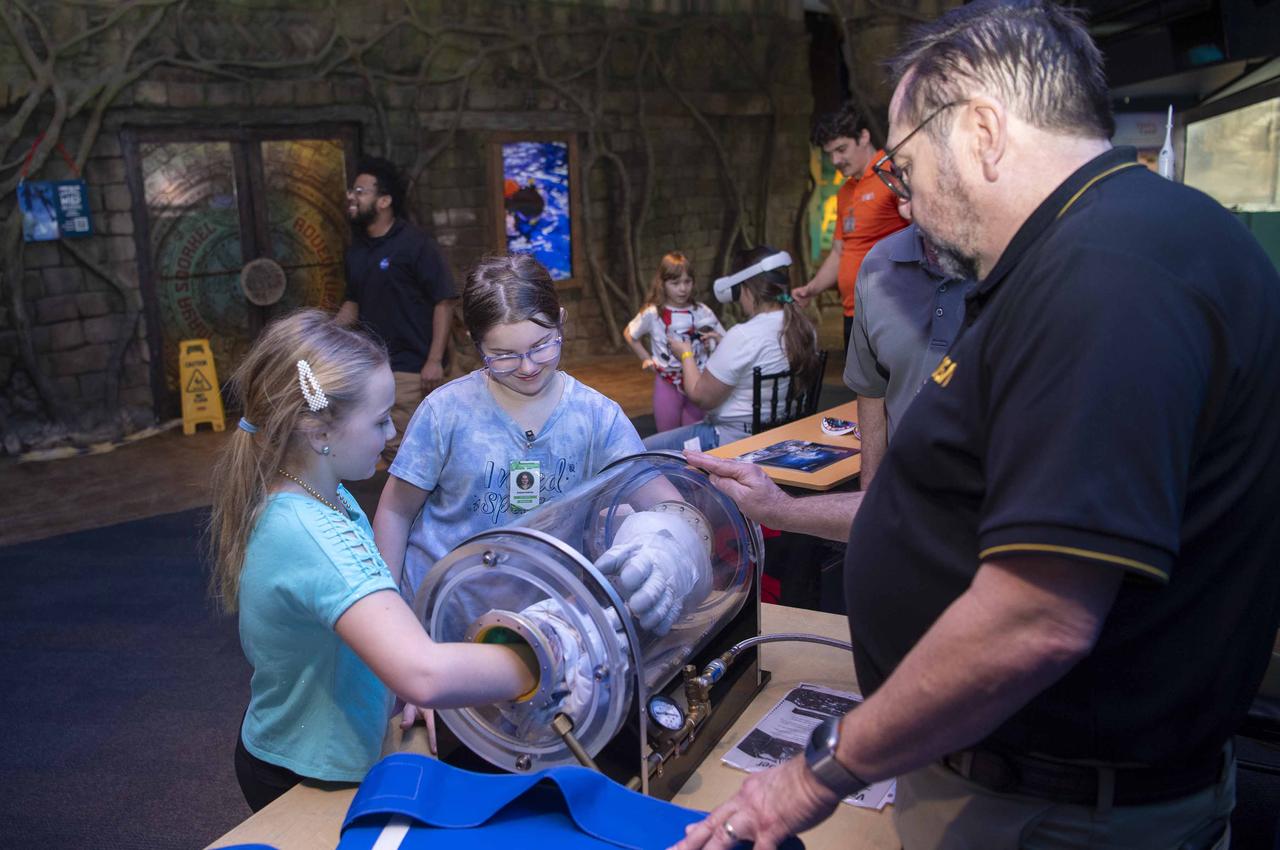 NASA Stennis representatives inspire the Artemis Generation at the Audubon Aquarium in New Orleans Feb. 7-8 with activities and displays highlighting space exploration, including NASA’s Artemis missions to the Moon.