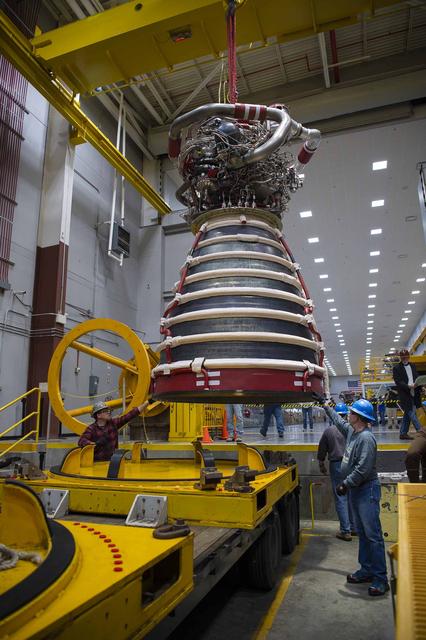 NASA image: NASA Stennis Teams Install New Production RS-25 Engine for Upcoming Hot Fire
