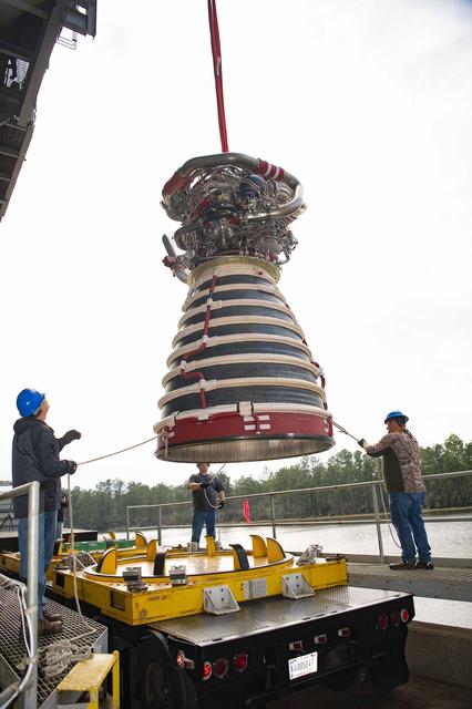 NASA image: NASA Stennis Teams Install New Production RS-25 Engine for Upcoming Hot Fire