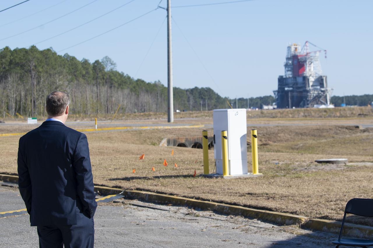 Outgoing NASA Administrator Jim Bridenstine peers at the B-2 Test Stand at Stennis Space Center near Bay St. Louis, Mississippi, prior to a hot fire test Jan. 16, 2021, of the core stage for the agency’s Space Launch System rocket. The hot fire test of the stage’s four RS-25 engines generated a combined 1.6 million pounds of thrust, just as will occur during an actual launch. The hot fire at the B-2 Test Stand culminated a series of eight Green Run tests on the core stage and its integrated systems. The core stage now will be prepared and transported to Kennedy Space Center to be joined with the rest of the SLS rocket for launch on the Artemis I test mission.