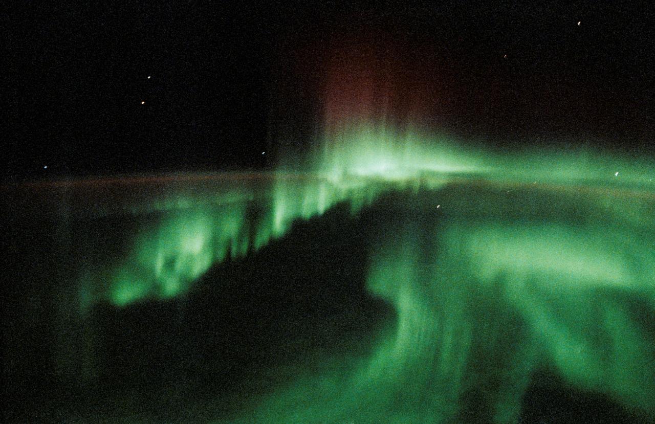 STS047-20-015 (12-20 Sept. 1992) --- This 35mm frame represents one of the more spectacular views of Aurora Australis, photographed by the crew. The crew observed and photographed a great deal of auroral activity from the Earth-orbiting Space Shuttle Endeavour during the eight-day Spacelab-J mission.
