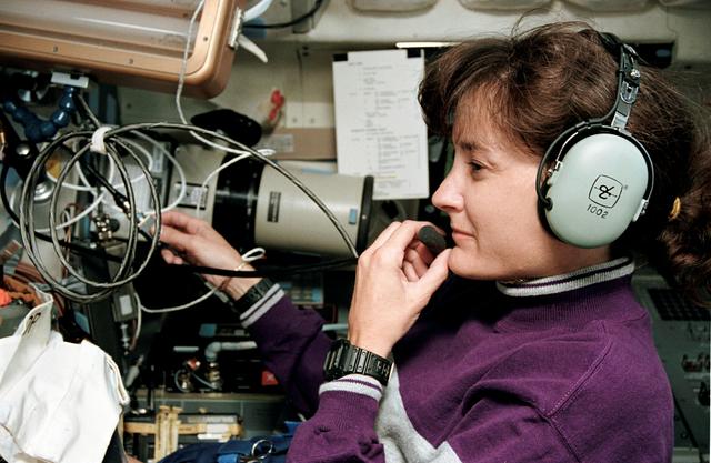Astronaut Linda Godwin uses Shuttle Amateur Radio Experiment