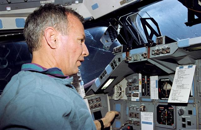 NASA image: Commander Brian Duffy and Pilot Brent Jett go through rendezvous procedures