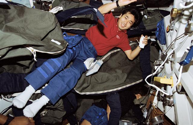 NASA image: STS-72 crewmember activities in middeck of the shuttle orbiter Endeavour