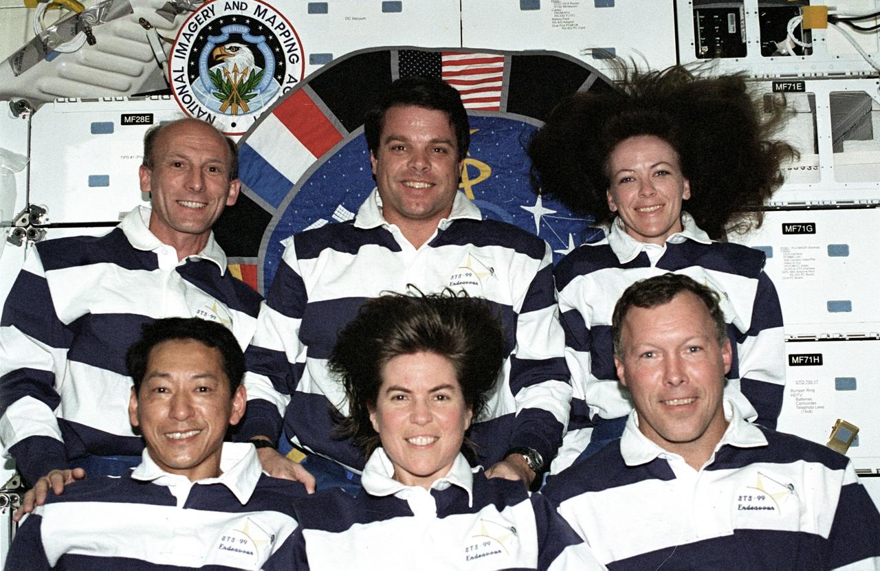 STS099-318-003 (11-22 February 2000) ---  The six flight crew members for the Shuttle Radar Topography Mission (SRTM)  pose for the traditional inflight crew portrait on Endeavour's mid deck.  Blue Team members in front are (from the left), astronauts Mamoru Mohri, Janice Voss and Dominic L. Gorie.  Red Team members are (from left, rear) astronauts Gerhard P.J. Thiele, Kevin R. Kregel and  Janet L. Kavandi. Mohri is with Japan's National Space Development Agency (NASDA) and Thiele represents the European Space Agency (ESA).