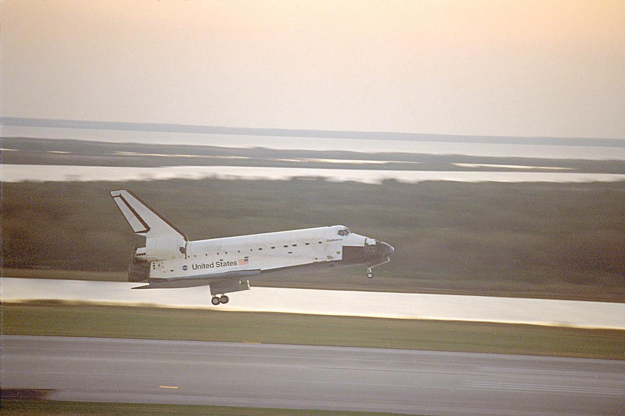 STS099-S-023 (22 February 2000) --- The Space Shuttle Endeavour prepares to land on Kennedy Space Center&#0146;s (KSC's) Shuttle Landing Facility Runway 33 to complete the 11-day, 5-hour, 38-minute-long STS-99 mission.  Main gear touchdown was at 6:22:23 p.m. (EST) on February 22, 2000.  The landing occurred following the completion of orbit 181.  Nose gear touchdown was at 6:22:35 p.m., with wheel stop at 6:23:25 p.m.  At the controls were Kevin R. Kregel, mission commander; and Dominic L. Gorie, pilot.  The mission specialists onboard were Janet L. Kavandi and Janice Voss along with Japan's Mamoru Mohri and European Space Agency&#0146;s (ESA's) Gerhard P. J. Thiele.