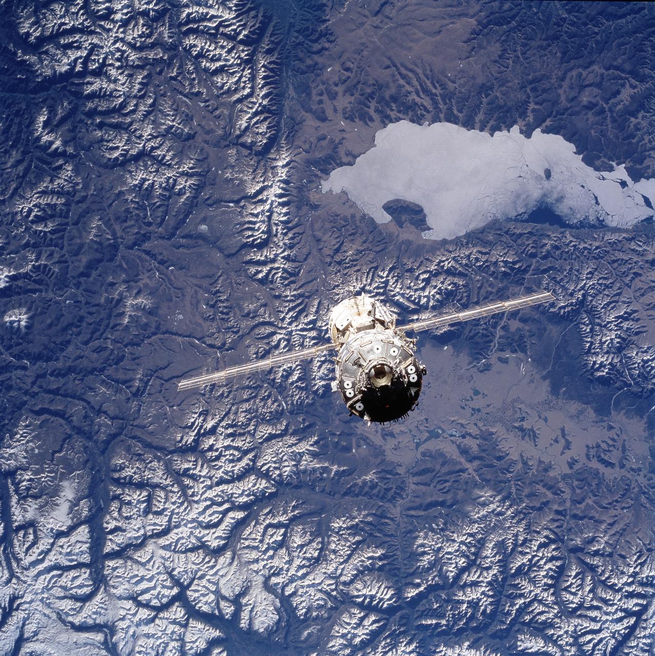 STS101-720-58 (26 May 2000) --- The International Space Station is photographed just after separation from the Space Shuttle Atlantis over Mongolia. Featured in the 70mm frame is the Lake Hovsgol rift valley. A long, straight transform fault zone connects the Hovsgol and Baykal rift valleys. Lake Baykal is 200 kilmeters east of Lake Volsgol.