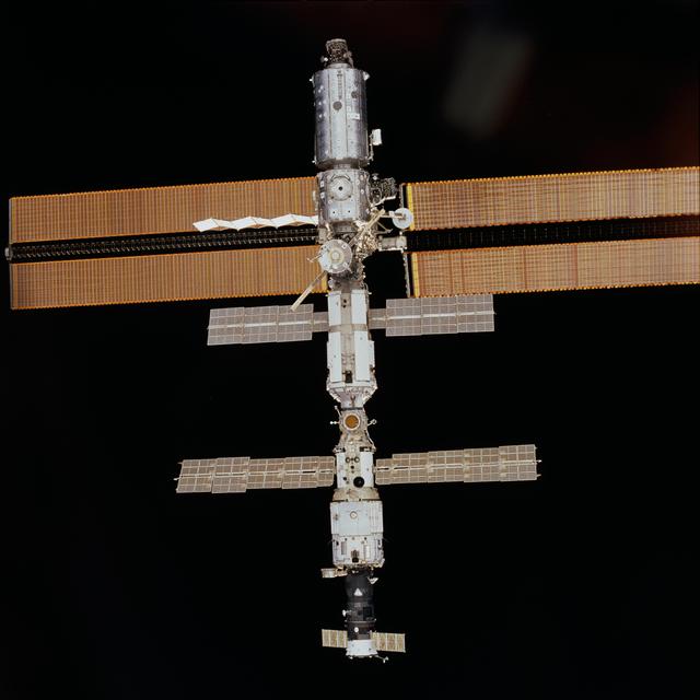 NASA image: Fly-around views of ISS during STS-102