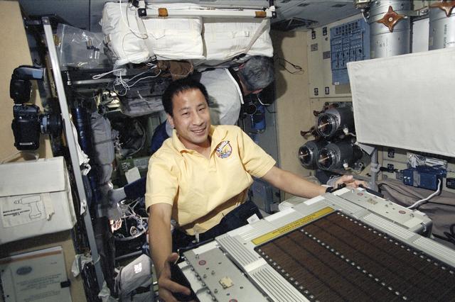 NASA image: MS Lu installs the TVIS equipment in Zvezda during STS-106