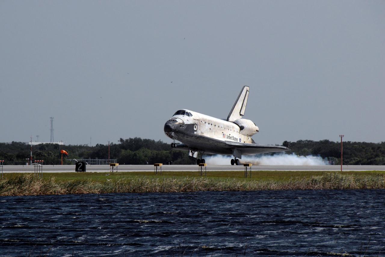 STS120-S-073 (7 Nov. 2007) --- Space Shuttle Discovery touches down on runway 33 of the Shuttle Landing Facility at NASA's Kennedy Space Center, concluding the 15-day STS-120 mission to the International Space Station. Onboard are astronauts Pam Melroy, commander; George Zamka, pilot; Scott Parazynski, Stephanie Wilson, Doug Wheelock, Clay Anderson and European Space Agency's (ESA) Paolo Nespoli, all mission specialists. Main gear touchdown was 1:01:16 p.m. (EST) on Nov. 7, 2007. Wheel stop was at 1:02:07 p.m. Mission elapsed time was 15 days, 2 hours, 24 minutes and 2 seconds. The STS-120 crew continued the construction of the station with the installation of the Harmony Node 2 module and the relocation of the P6 truss.