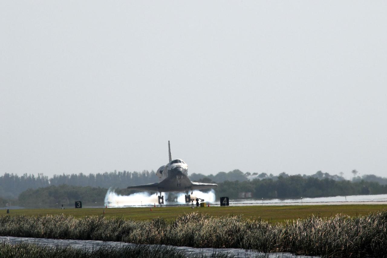 STS120-S-079 (7 Nov. 2007) --- Space Shuttle Discovery touches down on runway 33 of the Shuttle Landing Facility at NASA's Kennedy Space Center, concluding the 15-day STS-120 mission to the International Space Station. Onboard are astronauts Pam Melroy, commander; George Zamka, pilot; Scott Parazynski, Stephanie Wilson, Doug Wheelock, Clay Anderson and European Space Agency's (ESA) Paolo Nespoli, all mission specialists. Main gear touchdown was 1:01:16 p.m. (EST) on Nov. 7, 2007. Wheel stop was at 1:02:07 p.m. Mission elapsed time was 15 days, 2 hours, 24 minutes and 2 seconds. The STS-120 crew continued the construction of the station with the installation of the Harmony Node 2 module and the relocation of the P6 truss.