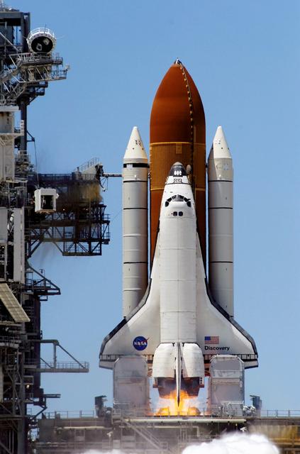 NASA image: STS-121 Launch of the orbiter Discovery