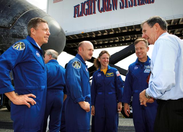 NASA image: Griffen talks with STS-121 crewmembers after landing