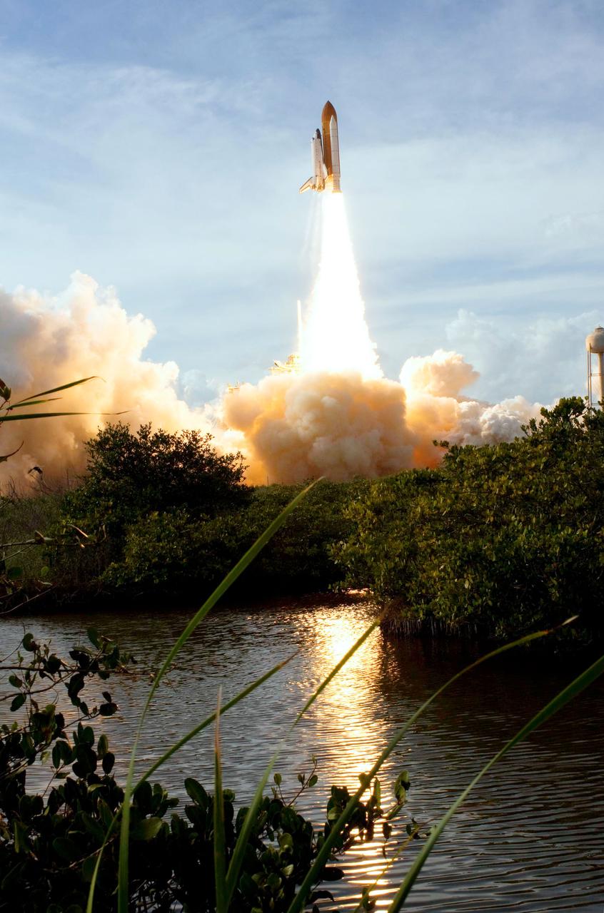 Launch of space shuttle Atlantis STS-122