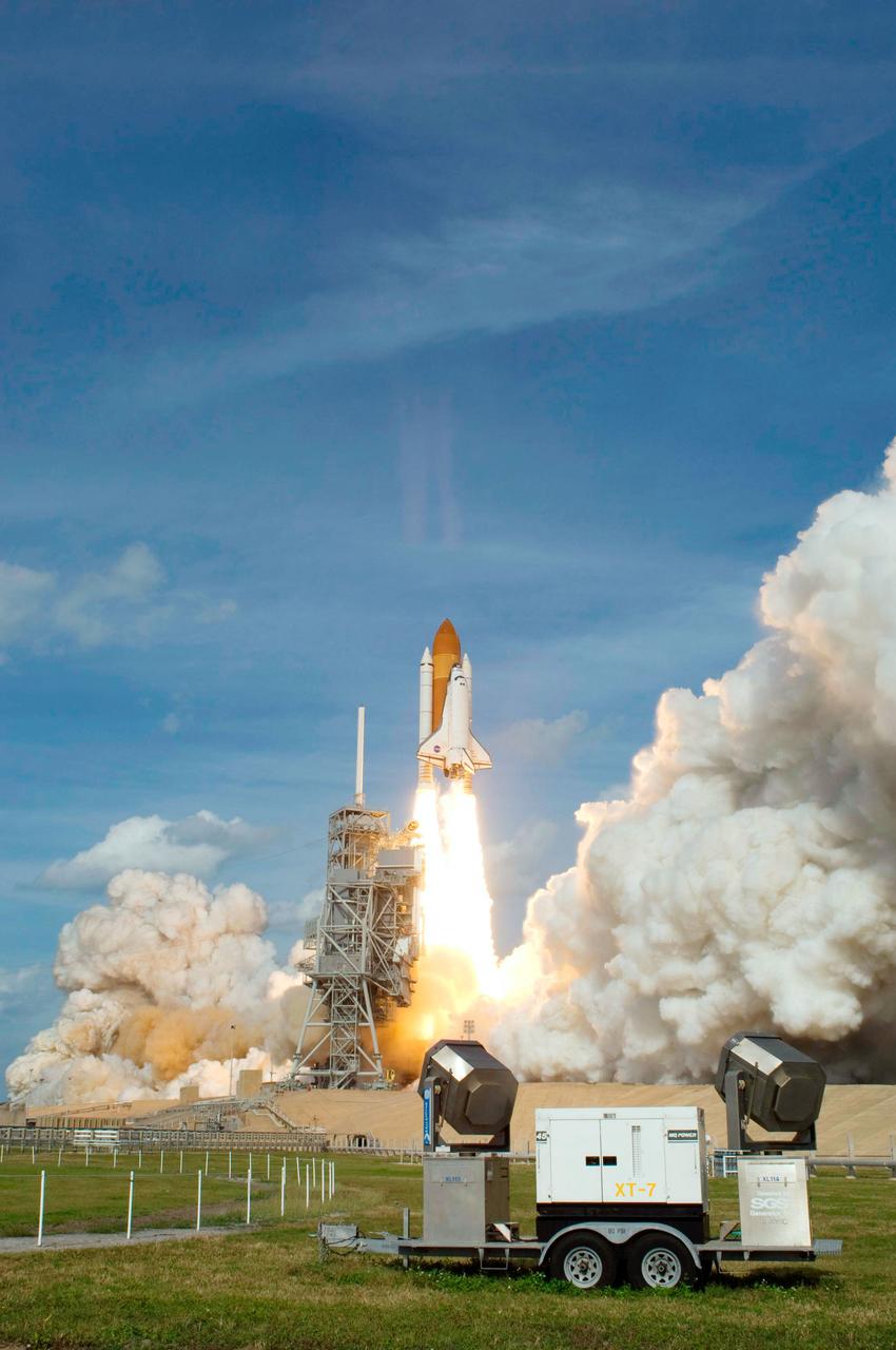 Launch of space shuttle Atlantis STS-122