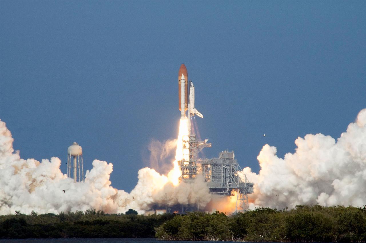 STS124-S-008 (31 May 2008) --- The Space Shuttle Discovery and its seven-member STS-124 crew head toward Earth-orbit and a scheduled link-up with the International Space Station (ISS). Liftoff from Kennedy Space Center's launch pad 39A occurred at 5:02 p.m. (EDT). The STS-124 mission is the 26th in the assembly of the International Space Station. It is the second of three flights launching components to complete JAXA's Kibo laboratory. During the mission, the shuttle crew will install Kibo's large Japanese Pressurized Module and its remote manipulator system. Onboard are astronauts Mark Kelly, commander; Ken Ham, pilot; Karen Nyberg, Mike Fossum, Ron Garan, Greg Chamitoff and Japan Aerospace Exploration Agency (JAXA) astronaut Akihiko Hoshide, all mission specialists. Chamitoff will join Expedition 17 in progress to serve as a flight engineer aboard the station.
