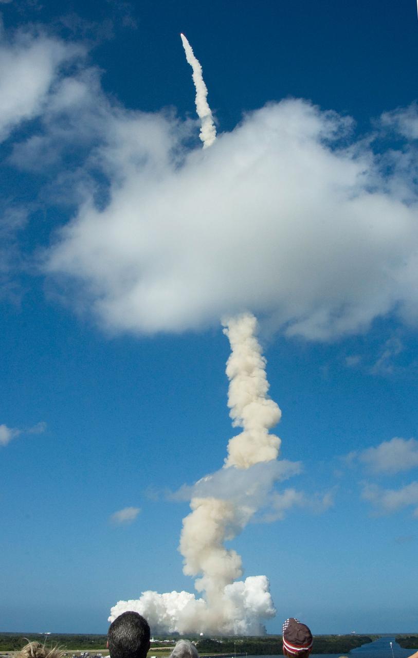 STS124-S-013 (31 May 2008) --- The Space Shuttle Discovery and its seven-member STS-124 crew head toward Earth-orbit and a scheduled link-up with the International Space Station (ISS). Liftoff from Kennedy Space Center's launch pad 39A occurred at 5:02 p.m. (EDT). The STS-124 mission is the 26th in the assembly of the International Space Station. It is the second of three flights launching components to complete JAXA's Kibo laboratory. During the mission, the shuttle crew will install Kibo's large Japanese Pressurized Module and its remote manipulator system. Onboard are astronauts Mark Kelly, commander; Ken Ham, pilot; Karen Nyberg, Mike Fossum, Ron Garan, Greg Chamitoff and Japan Aerospace Exploration Agency (JAXA) astronaut Akihiko Hoshide, all mission specialists. Chamitoff will join Expedition 17 in progress to serve as a flight engineer aboard the station.
