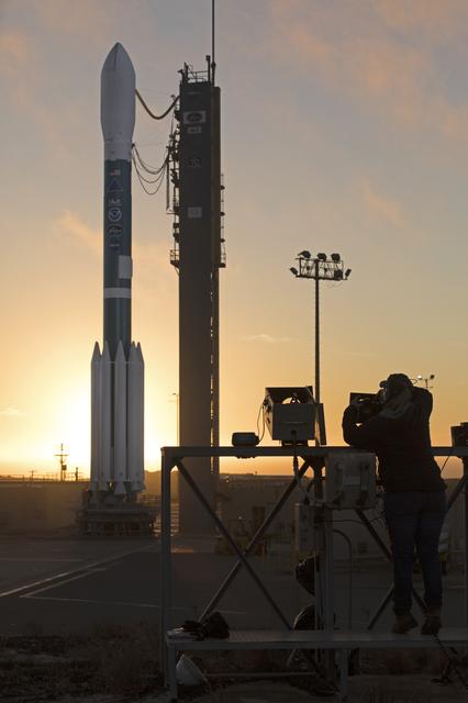 NASA image: Delta II JPSS-1 Rollback