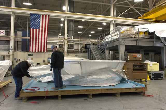 NASA image: InSight Atlas V Boattail Halves Arrival, Offload, Mate 