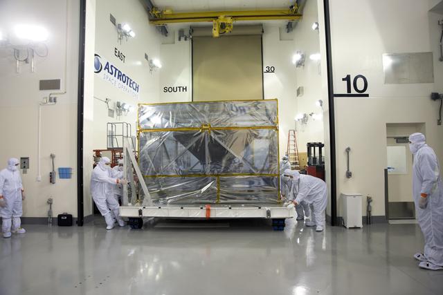 InSight Spacecraft Uncrating, Removal from Container, Lift Heat 