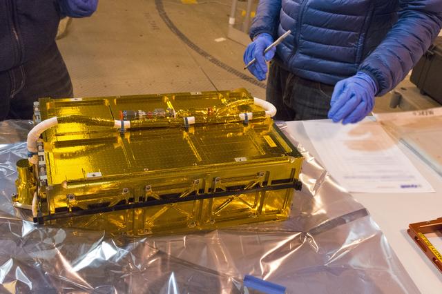 NASA image: InSight Atlas V MARCO Cubesats Installation