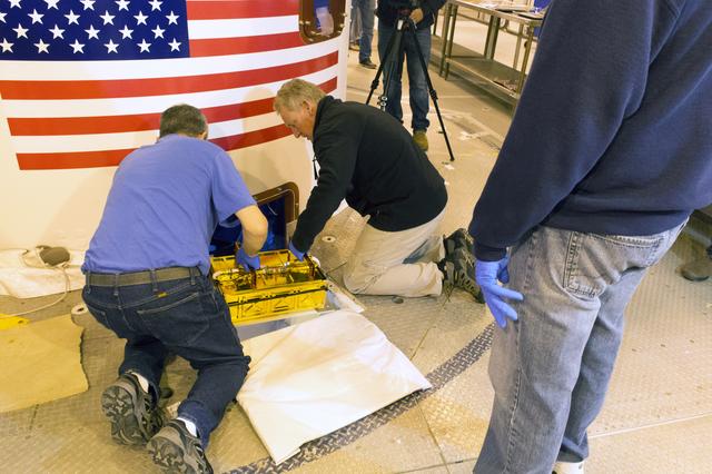 NASA image: InSight Atlas V MARCO Cubesats Installation