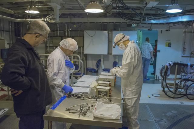 NASA image: InSight Battery Installation