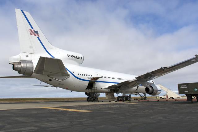 NASA image: Pegasus ICON -- L-1011 at Hotpad VAFB