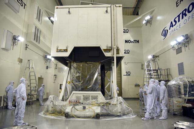 NASA image: Delta II ICESat-2 Spacecraft Removal from Shipping Container