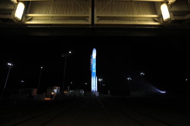 NASA image: Delta II ICESat-2 Rollback