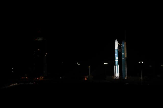 NASA image: Delta II ICESat-2 Rollback