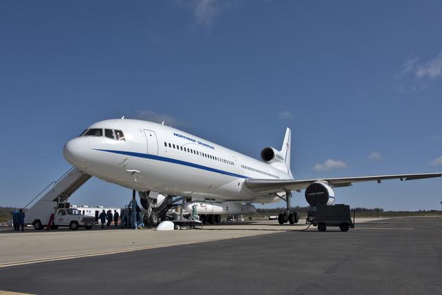 NASA image: Pegasus ICON Rollout to Hotpad, Mate to L-1011