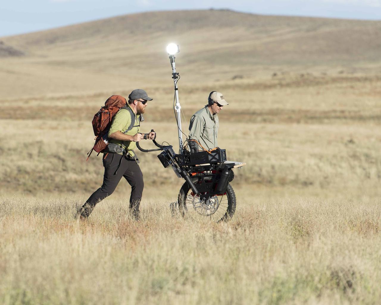 PHOTO DATE:  10-04-22 LOCATION:  Flagstaff, Arizona SUBJECT:  Joint EVA Test Team (JETT) Field Testing - JETT 3 fully integrated mission scale test PHOTOGRAPHER: BILL STAFFORD