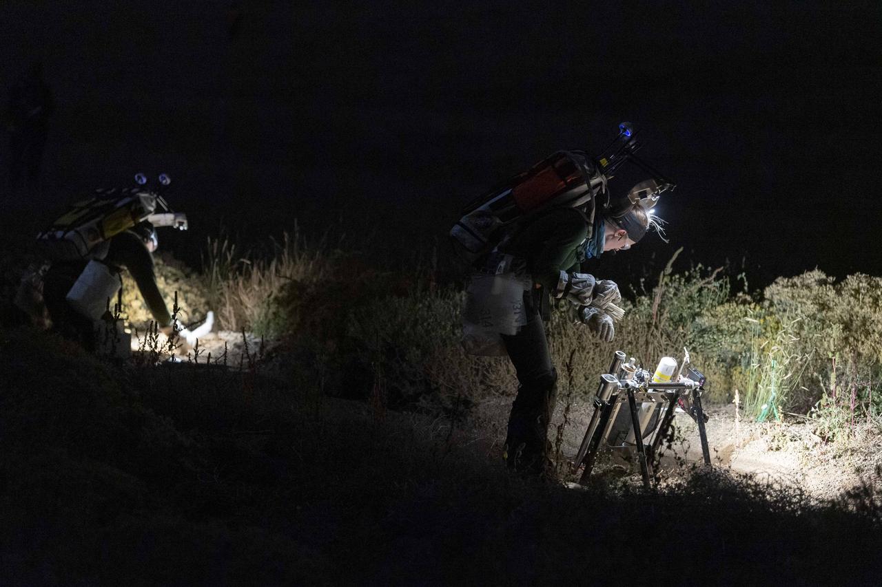 PHOTO DATE:  10-09-22 LOCATION:  Flagstaff, Arizona SUBJECT:  Photographic coverage of JETTS3 engineering night run 4.  Joint EVA Test Team (JETT) Field Testing - JETT 3 fully integrated mission scale test to ensure successful surface operations and technology development for Artemis III. PHOTOGRAPHER: BILL STAFFORD