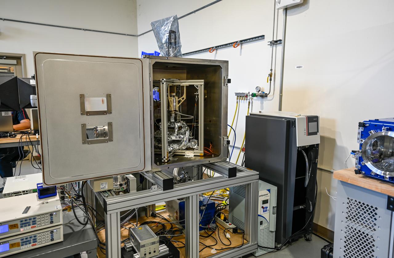 These photos, taken in fall 2024, show how NASA engineers use the Hub for Innovative Thermal Technology Maturation and Prototyping (Hi-TTeMP) laboratory at NASA’s Marshall Space Flight Center in Huntsville, Alabama. NASA engineers working in the HI-TTeMP lab not only design, set up, and run tests, they also provide insight and expertise in thermal engineering to assist NASA’s industry partners, such as SpaceX and other organizations, in validating concepts and models, or suggesting changes to designs. The lab is able to rapidly test and evaluate design updates or iterations.  Engineering teams inside the lab are currently testing how well prototype insulation for SpaceX’s Starship HLS (Human Landing System) will insulate interior environments, including propellant storage tanks and the crew cabin. Starship HLS will land astronauts on the lunar surface during Artemis III and Artemis IV.